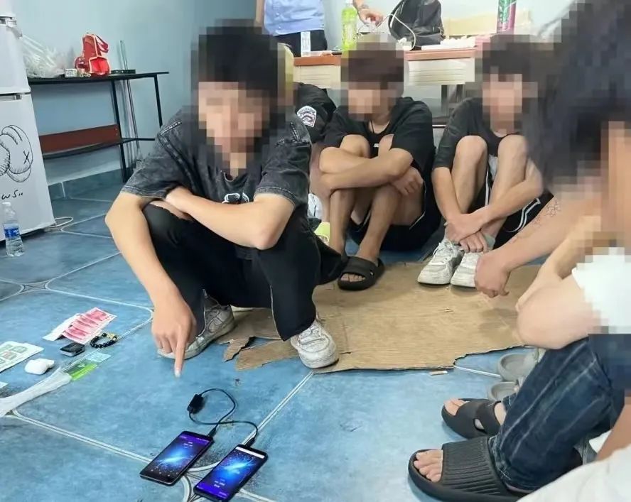 【夏季治安打击整治行动】落网！这伙人竟然对中小学生电话手表下手！