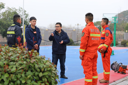 开元平台信息工程系主任李会明一行到市消防救援支队看望实习学生