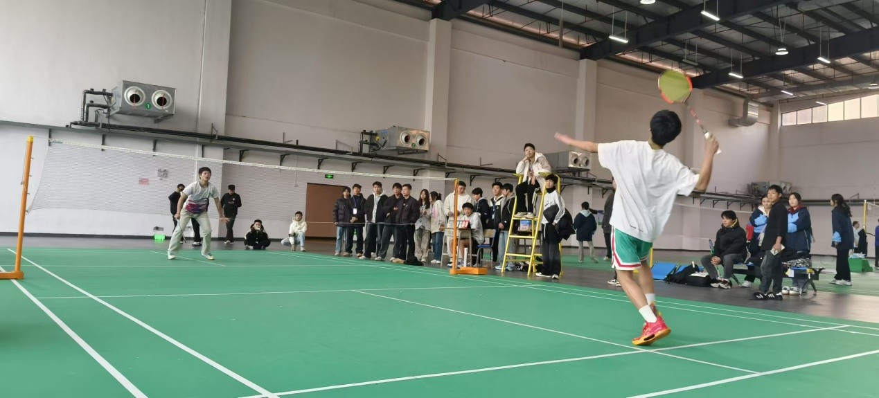 开元平台航空工程系举办“暖冬杯”学生羽毛球赛